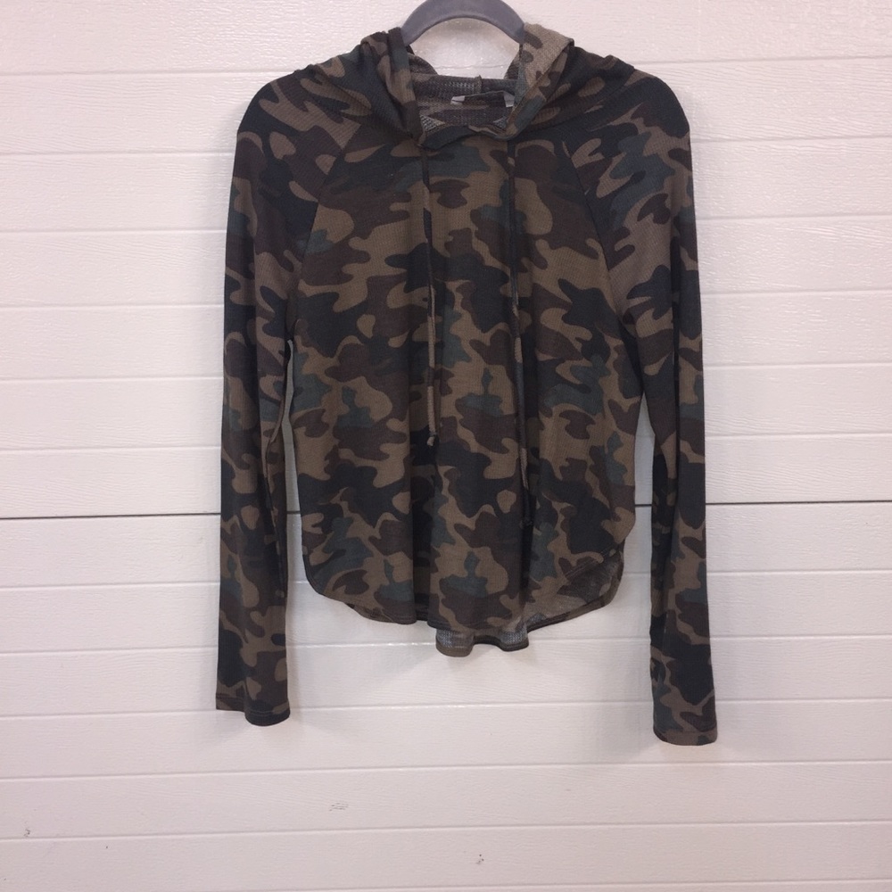 Tresics Camo hooded shirt